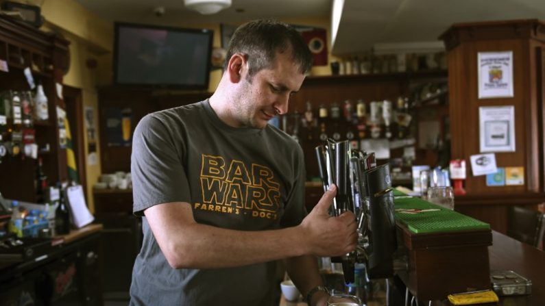 聖金曜日の酒類販売禁止令を解除、アイルランド