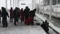 中国高速鉄道で火災　14便運行中止　