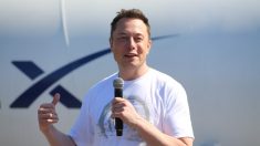 米テスラのマスク氏が火炎放射器を販売、11億円を荒稼ぎ
