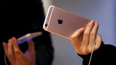 米アップル、速度低下ｉＰｈｏｎｅの電池交換で返金も