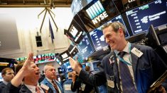 米国株式は大幅反発、ハイテクに買い　ボラティリティー継続の見方