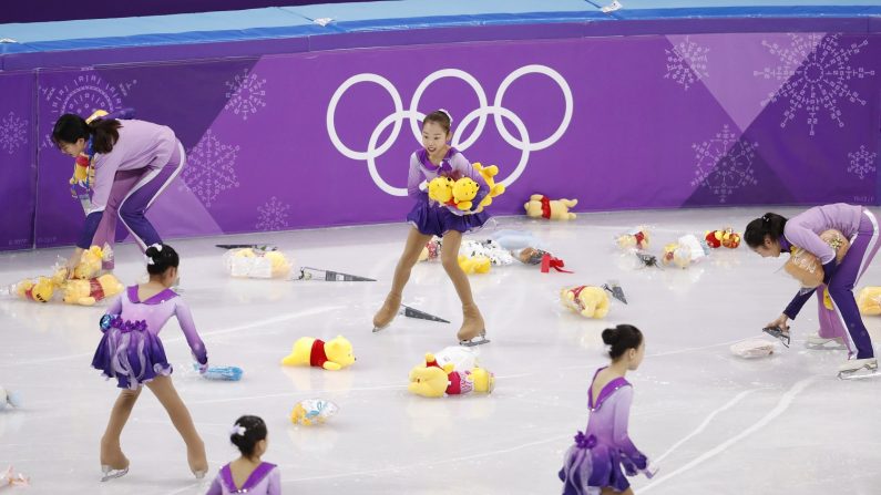 五輪=復帰戦で圧巻演技の羽生、ファンはぬいぐるみの雨で歓迎