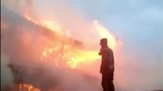 チベット世界遺産寺院火災 「金の屋根が焼失」