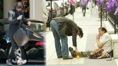 大半の財を寄付し、身なりを構わないハリウッドスターは誰？