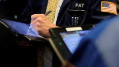 米株は概ね下落、特別検察官がトランプ家企業に書類要求との報道で