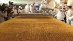 トルコで500キロ超える伝統菓子「バクラバ」、世界記録に認定