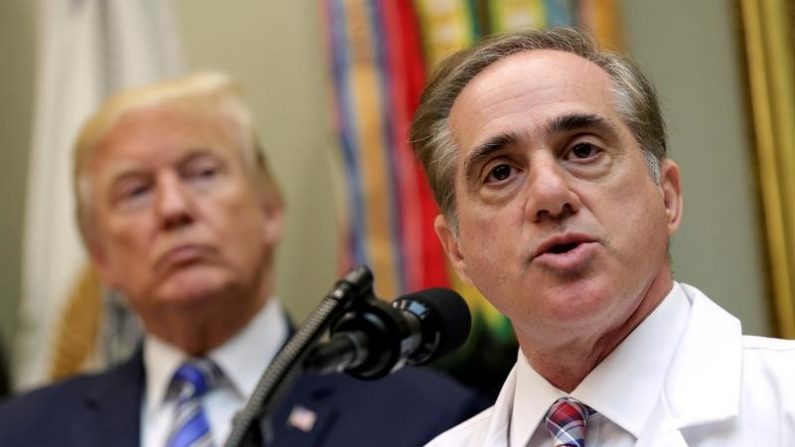 トランプ米大統領、退役軍人長官の辞任発表 後任に大統領専属医