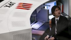 前場の日経平均は大幅続落、欧州政治リスクを警戒　2万2000円割れ