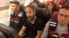 解放された安田さん「日本に帰れてうれしい」