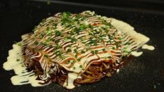 【レシピ動画】あなたはどっち派！広島風お好み焼きでうどん＆そば