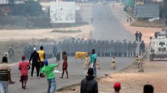 ベネズエラ、支援物資搬入巡り国境で衝突　米は「具体措置」発表へ