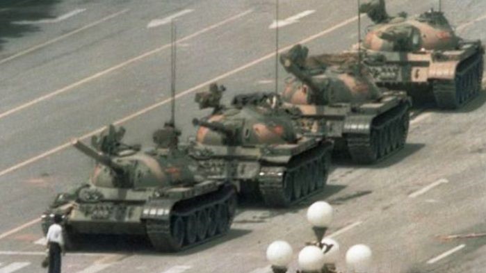 現代を象徴する5枚の写真 「無名の反逆者」はいかにして永遠の存在になったか?