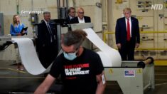 トランプ大統領が米国のマスク工場を視察「米国はある国が輸出したようなマスクは作らない」