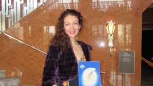 「パワフルで感動」元ダンサー 神韻を絶賛