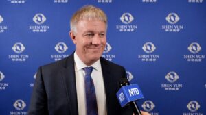 米オクラホマ郡政委員　神韻に「心打たれた」