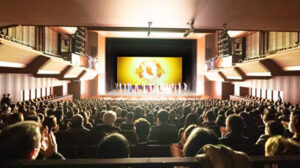 神韻日本公演、八王子で満席の大盛況　演出に観客から賞賛の声