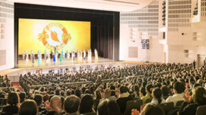 神韻埼玉公演は初日から満場、観客「見ているだけで癒された」